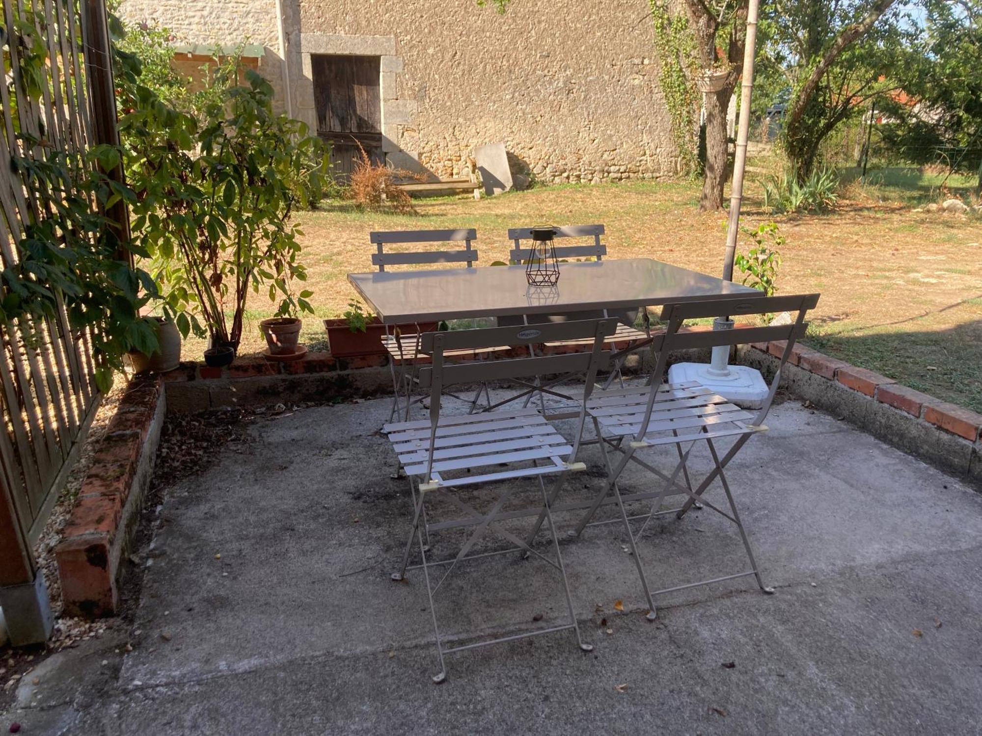 Logis Cote Jardin Villa Varennes-les-Narcy Kültér fotó
